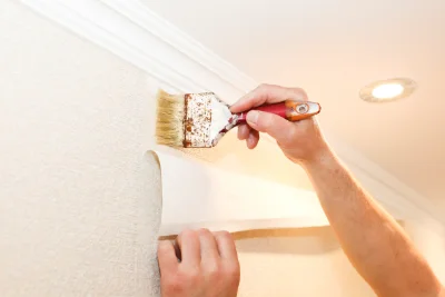 Pose de papier peint à Chirassimont — revêtements muraux et toiles de verre
